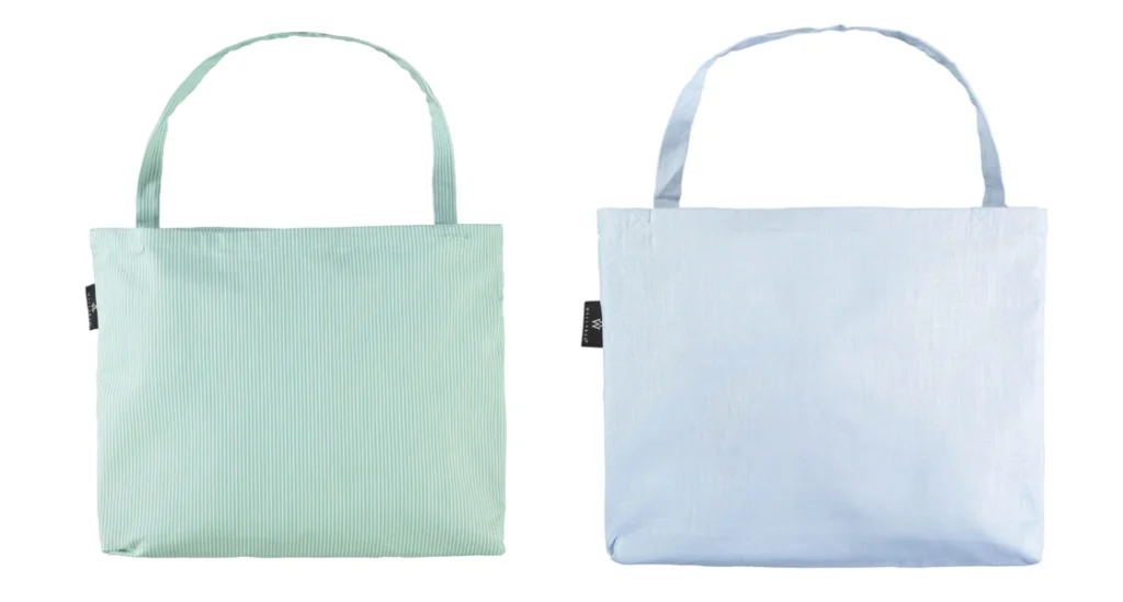 Wallabag Linnen Baby Blue tas van luchtig linnen in een zachte babyblauwe kleur. Lichtgewicht, stijlvol en ideaal voor dagelijks gebruik of als zomerse tas.